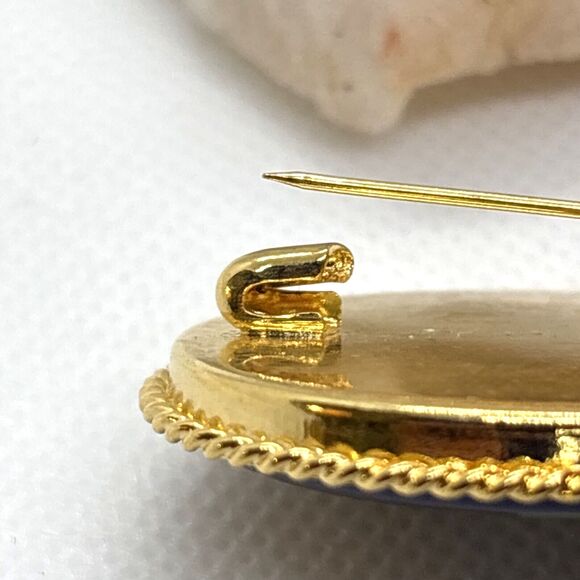 Vintage Black Floral Cameo Style Transferred Floral Design Pin Brooch Gold Tone - Picture 5 of 7